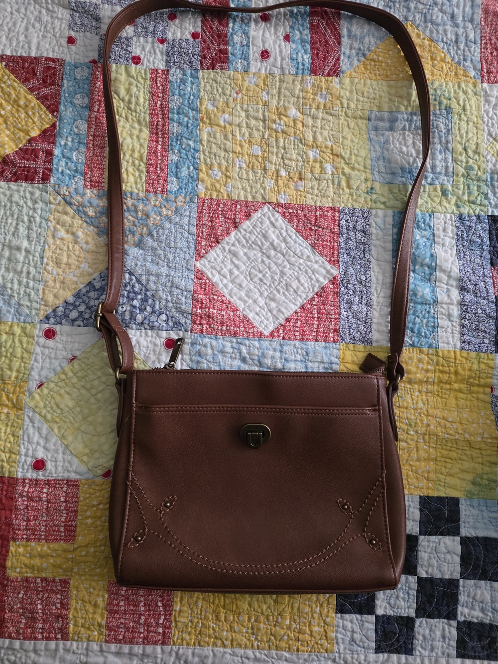 FRYE AND CO. Brown Leather Crossbody Bag with Adjustable Strap